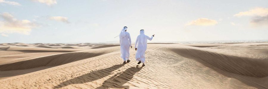 two-middle-eastern-emirati-men-wearing-arab-kandur-SVVRRQN-1
